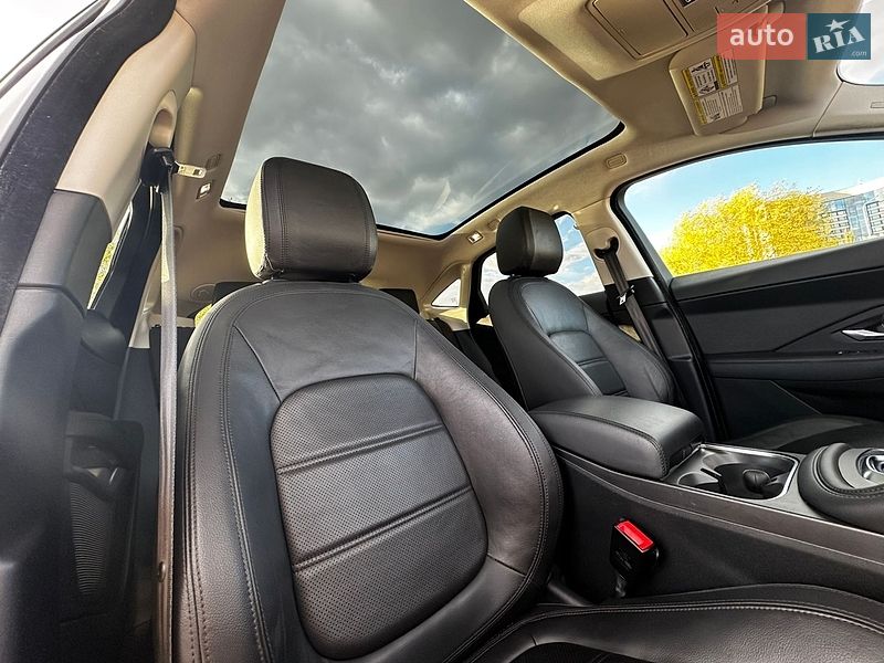 Позашляховик / Кросовер Jaguar E-Pace 2019 в Києві