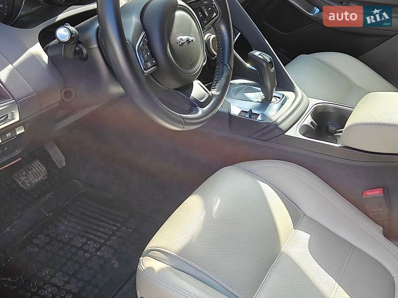 Позашляховик / Кросовер Jaguar E-Pace 2020 в Вінниці