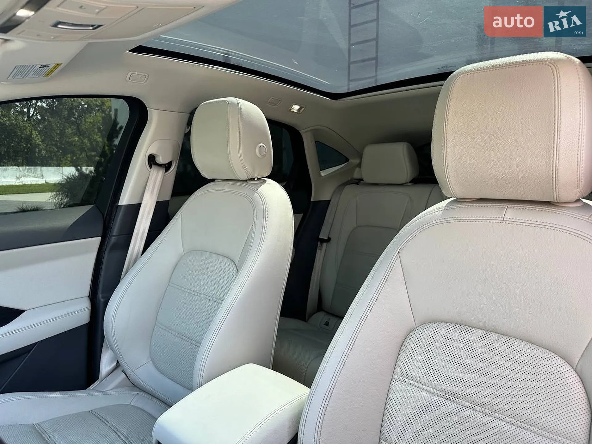 2019 Jaguar E-Pace - мініатюра 17