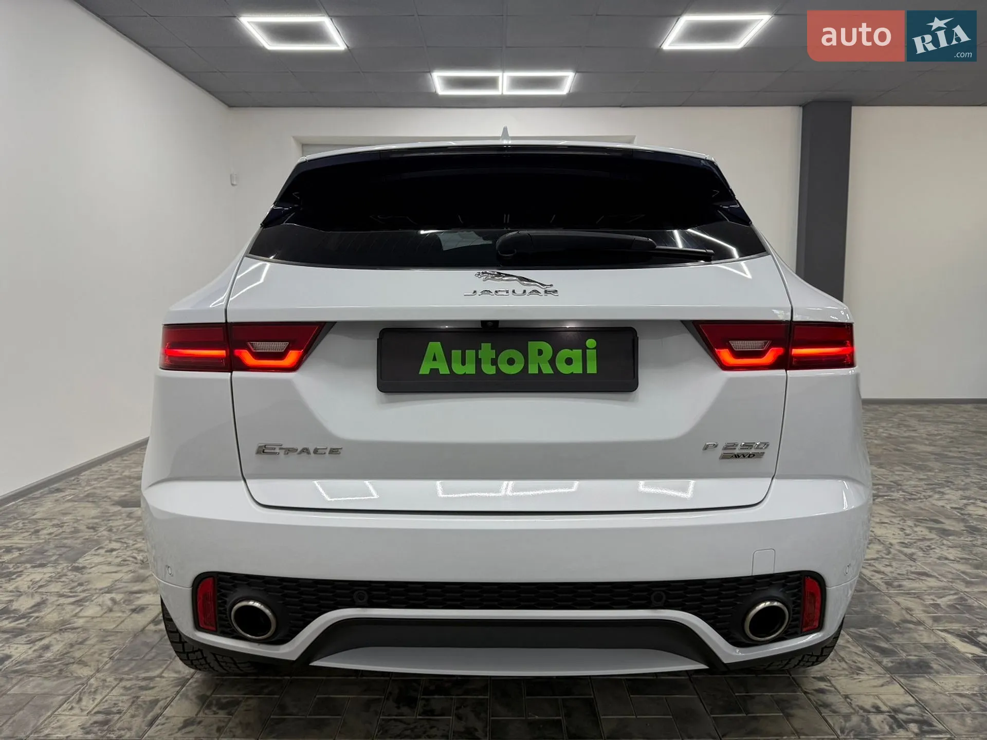 2017 Jaguar E-Pace - мініатюра 4
