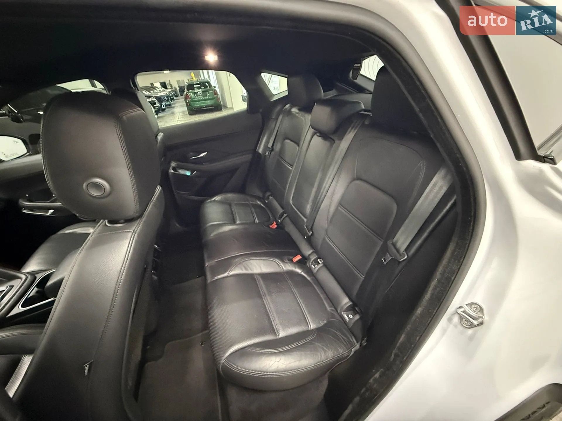 2017 Jaguar E-Pace - мініатюра 13