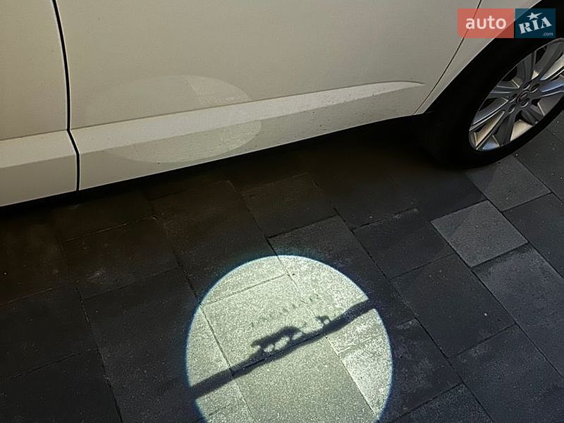 Позашляховик / Кросовер Jaguar E-Pace 2019 в Києві