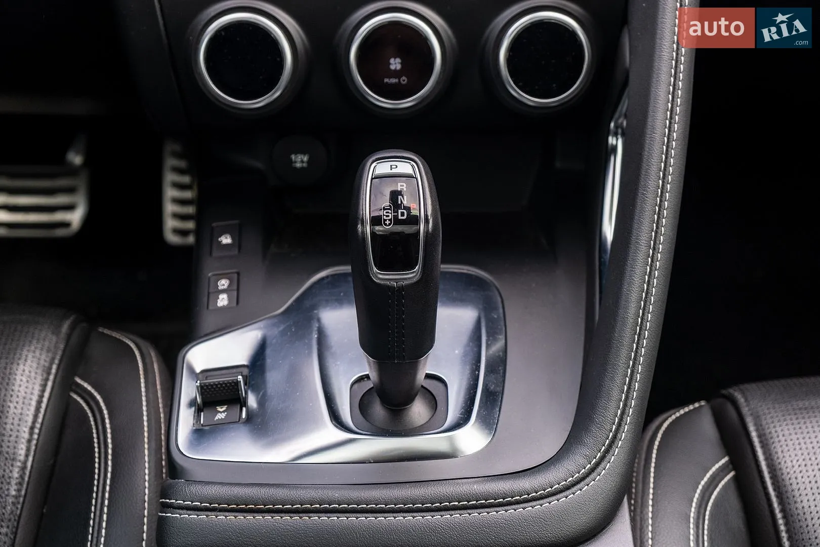 2019 Jaguar E-Pace - мініатюра 24