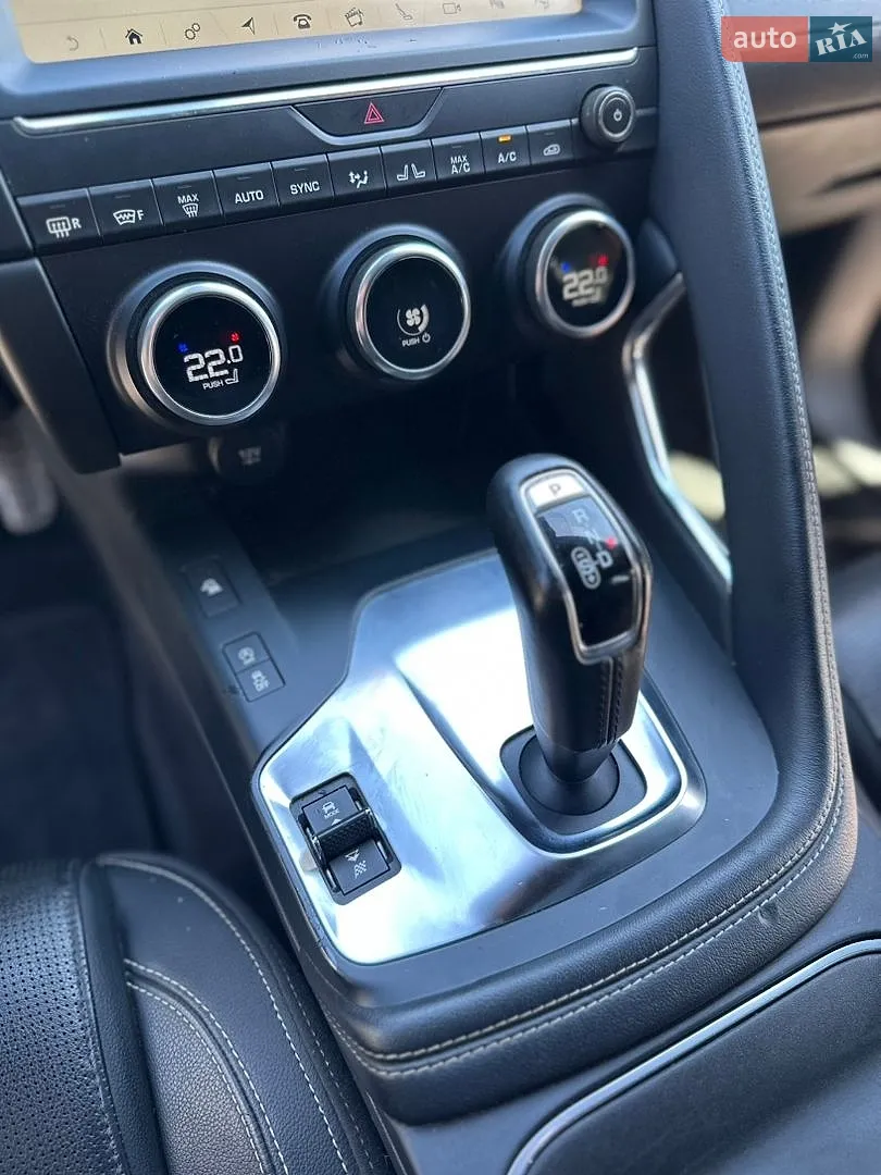 2018 Jaguar E-Pace - мініатюра 16