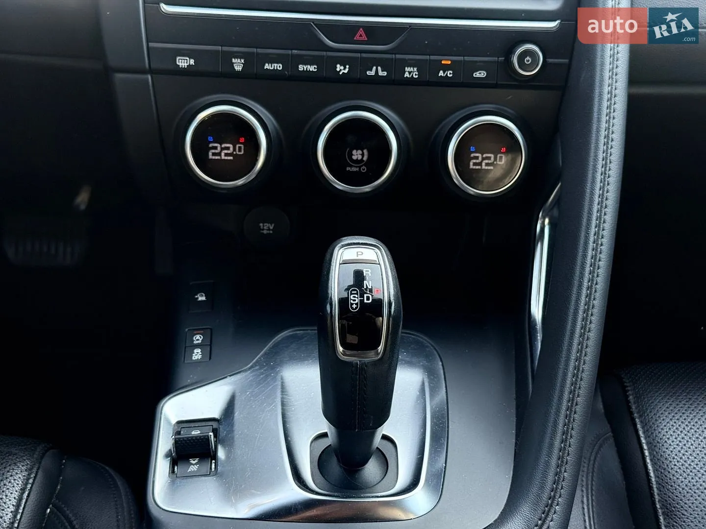 2018 Jaguar E-Pace - мініатюра 27