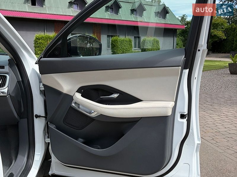 Позашляховик / Кросовер Jaguar E-Pace 2020 в Києві