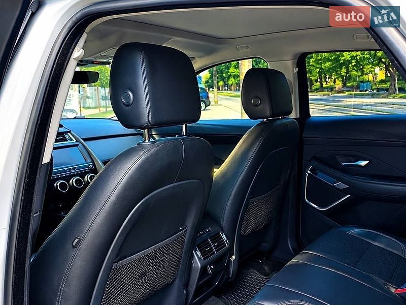 Позашляховик / Кросовер Jaguar E-Pace 2018 в Запоріжжі