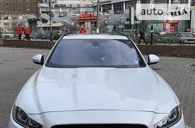 Позашляховик / Кросовер Jaguar F-Pace 2016 в 