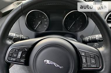 Позашляховик / Кросовер Jaguar F-Pace 2016 в 