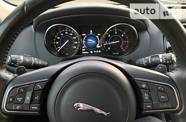 Позашляховик / Кросовер Jaguar F-Pace 2017 в 