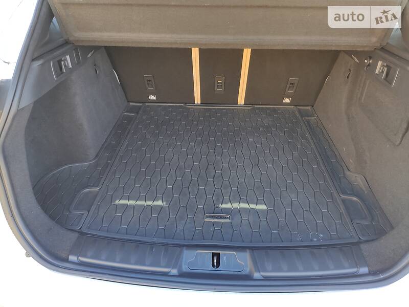 Позашляховик / Кросовер Jaguar F-Pace 2017 в Кропивницькому фото 47 Позашляховик / Кросовер Jaguar F-Pace 2017 в Кропивницькому