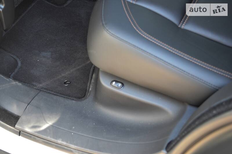 Позашляховик / Кросовер Jaguar F-Pace 2016 в Одесі фото 25 Позашляховик / Кросовер Jaguar F-Pace 2016 в Одесі