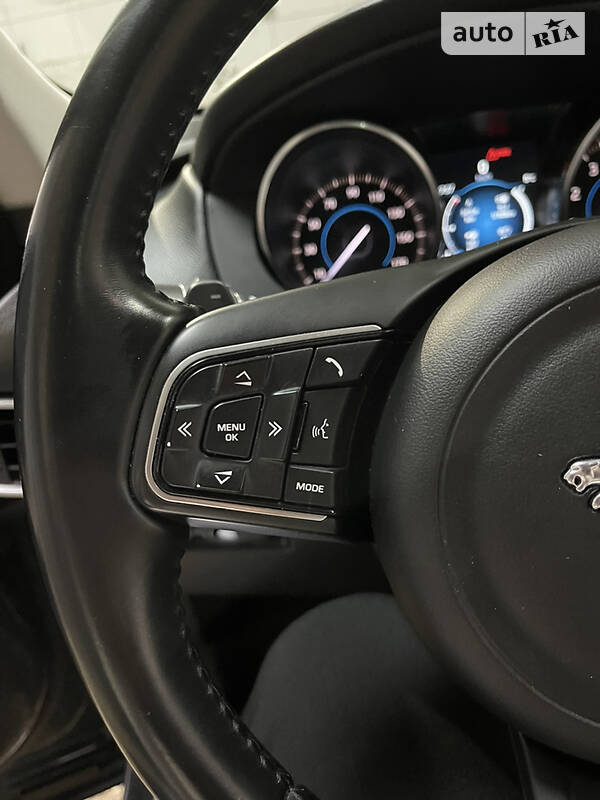 Внедорожник / Кроссовер Jaguar F-Pace 2017 в Черновцах
