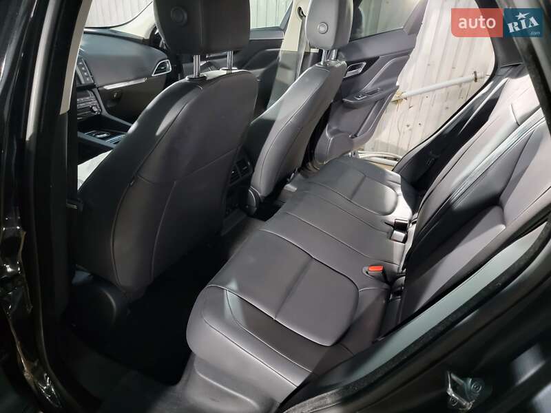 Позашляховик / Кросовер Jaguar F-Pace 2018 в Києві