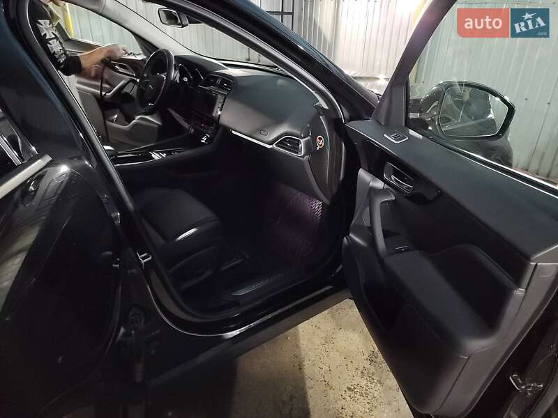 Позашляховик / Кросовер Jaguar F-Pace 2018 в Києві