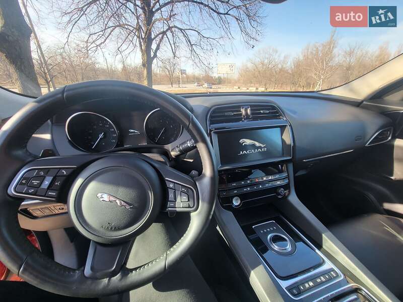 Позашляховик / Кросовер Jaguar F-Pace 2018 в Запоріжжі