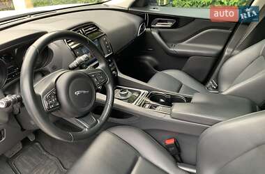 Внедорожник / Кроссовер Jaguar F-Pace 2016 в 