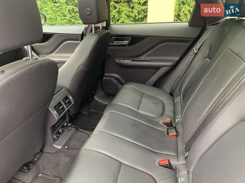 Внедорожник / Кроссовер Jaguar F-Pace 2016 в Львове фото 23 Внедорожник / Кроссовер Jaguar F-Pace 2016 в Львове