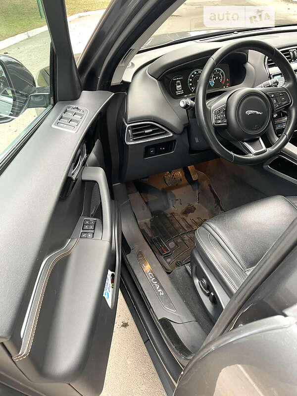 Позашляховик / Кросовер Jaguar F-Pace 2016 в Києві