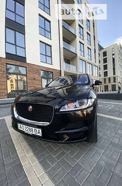 Внедорожник / Кроссовер Jaguar F-Pace 2016 в Сваляве