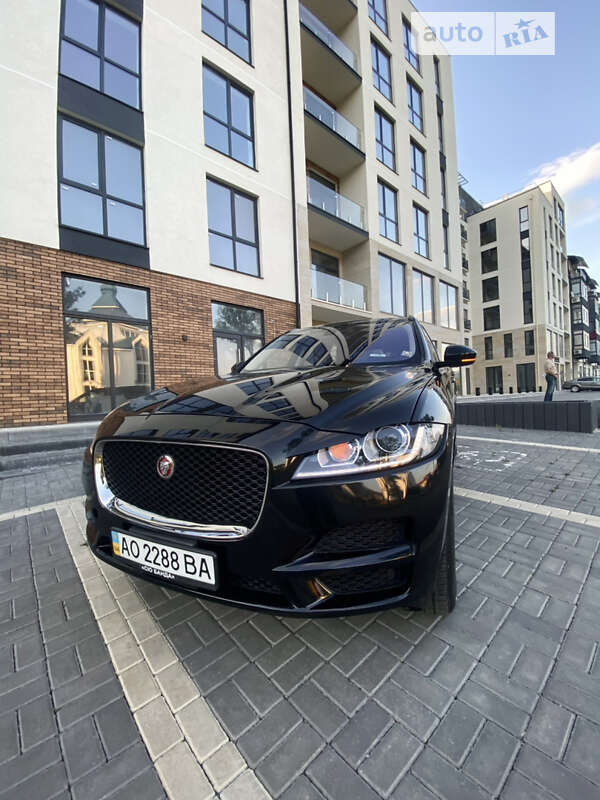 Внедорожник / Кроссовер Jaguar F-Pace 2016 в Сваляве