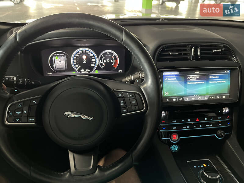 Внедорожник / Кроссовер Jaguar F-Pace 2016 в Львове
