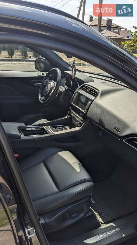 Позашляховик / Кросовер Jaguar F-Pace 2017 в Черкасах фото 11 Позашляховик / Кросовер Jaguar F-Pace 2017 в Черкасах