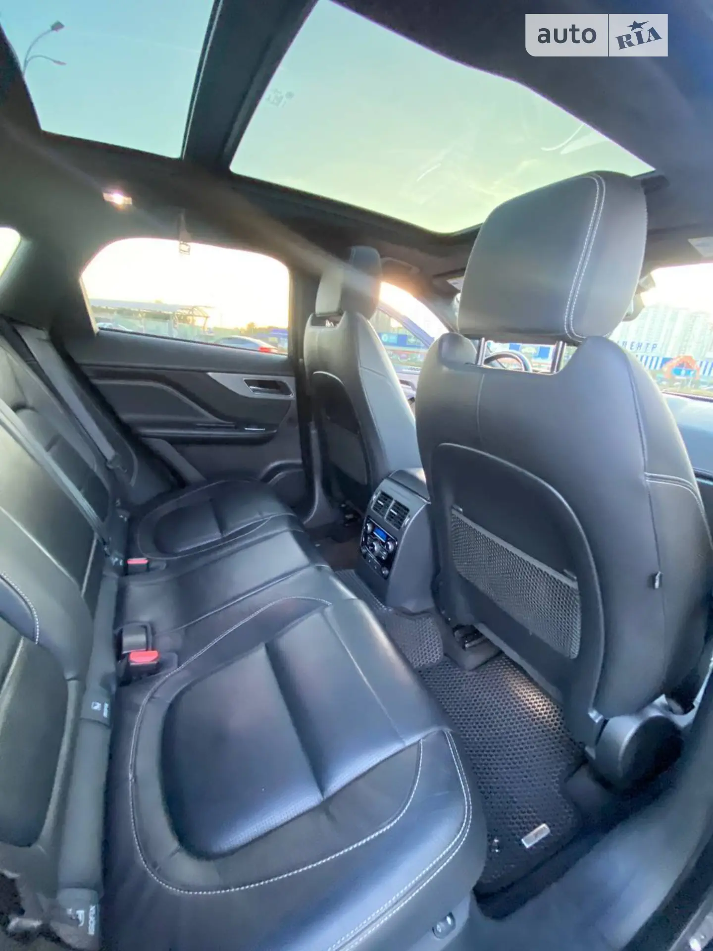 2016 Jaguar F-Pace - мініатюра 26