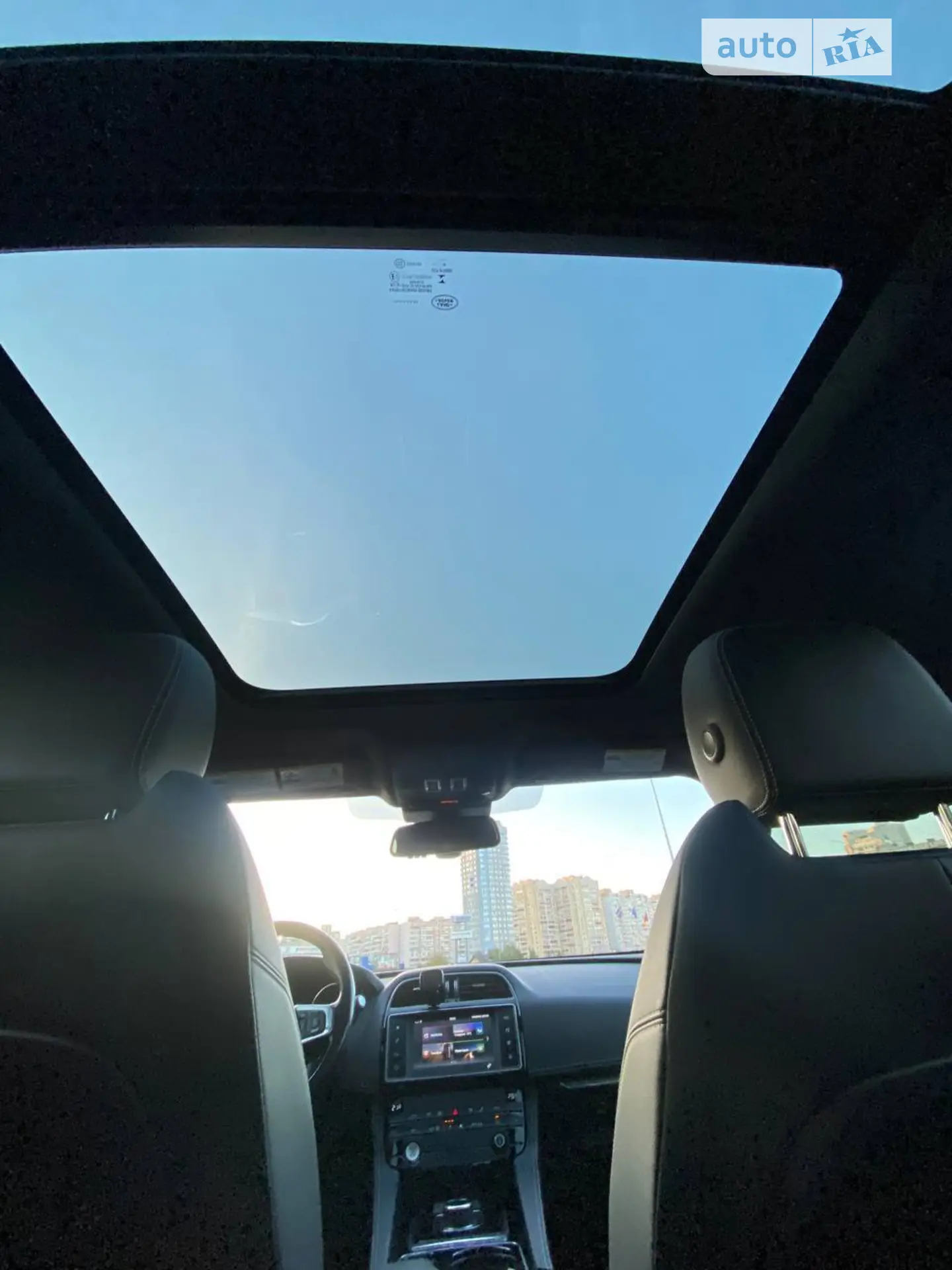 2016 Jaguar F-Pace - мініатюра 34