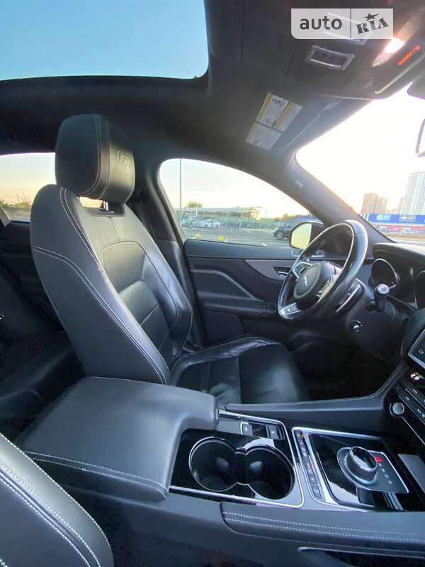 Внедорожник / Кроссовер Jaguar F-Pace 2016 в Харькове