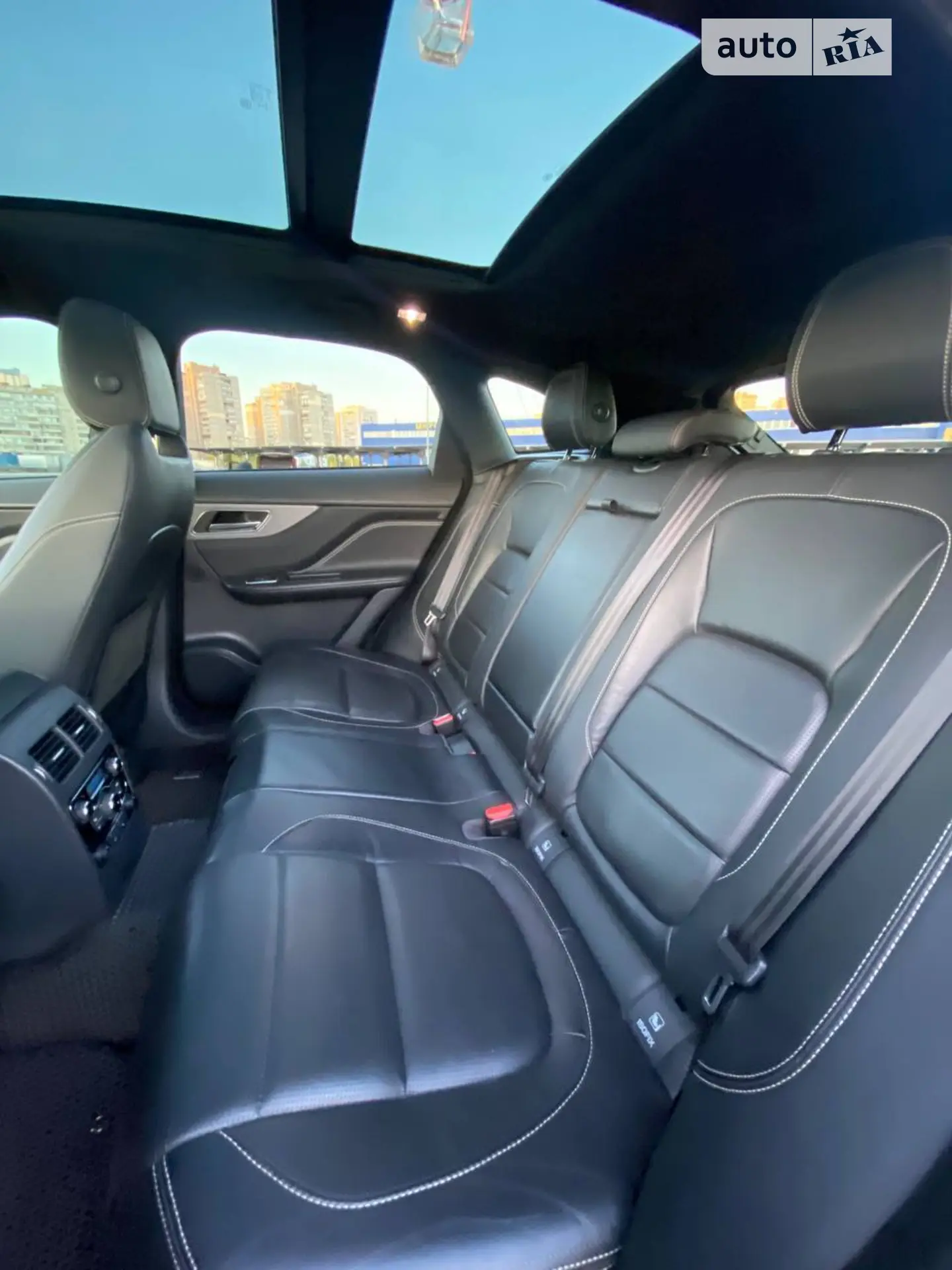 2016 Jaguar F-Pace - мініатюра 30