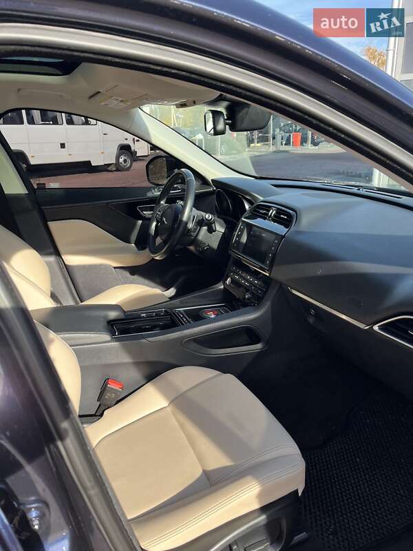 Позашляховик / Кросовер Jaguar F-Pace 2017 в Рівному