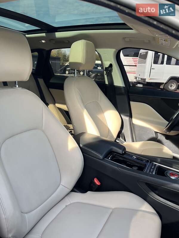 Позашляховик / Кросовер Jaguar F-Pace 2017 в Рівному