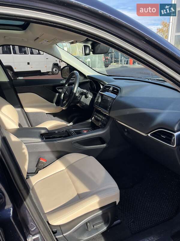 Позашляховик / Кросовер Jaguar F-Pace 2017 в Рівному