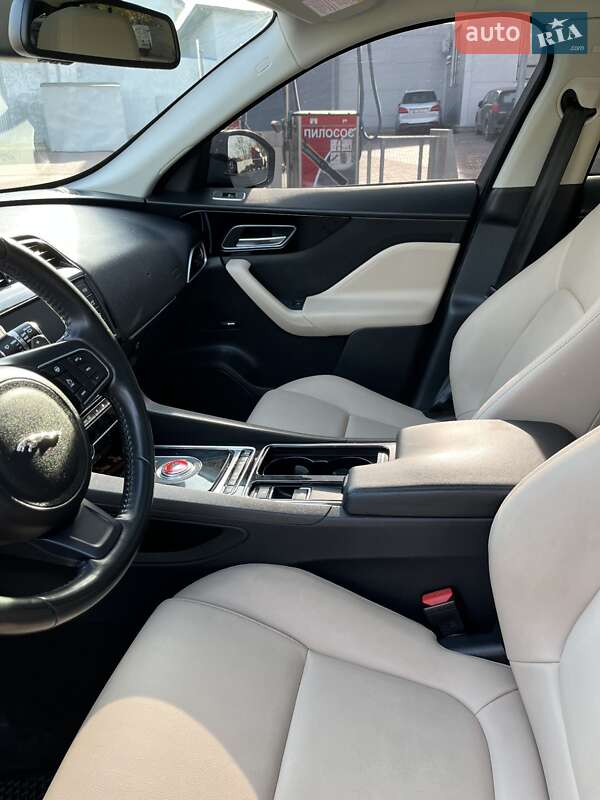 Позашляховик / Кросовер Jaguar F-Pace 2017 в Рівному