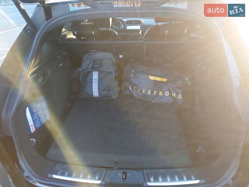 Внедорожник / Кроссовер Jaguar F-Pace 2019 в Киеве