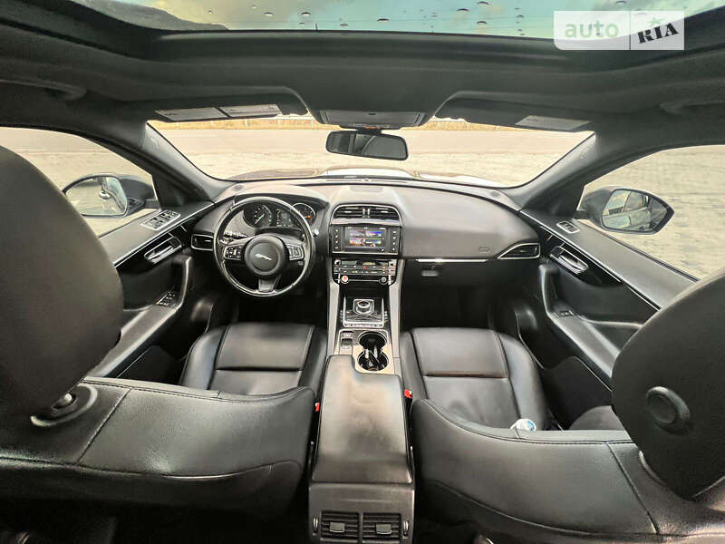 Внедорожник / Кроссовер Jaguar F-Pace 2016 в Хусте фото 4 Внедорожник / Кроссовер Jaguar F-Pace 2016 в Хусте
