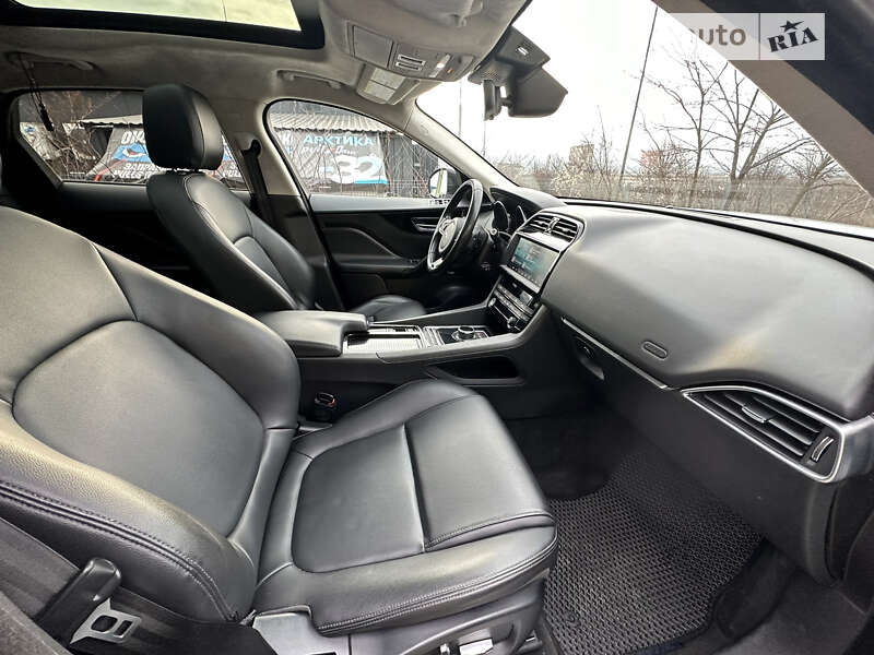 Позашляховик / Кросовер Jaguar F-Pace 2018 в Тячеві
