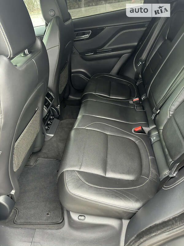 Позашляховик / Кросовер Jaguar F-Pace 2016 в Харкові