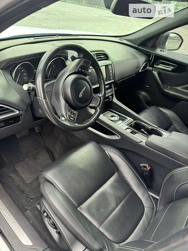 Позашляховик / Кросовер Jaguar F-Pace 2016 в Харкові