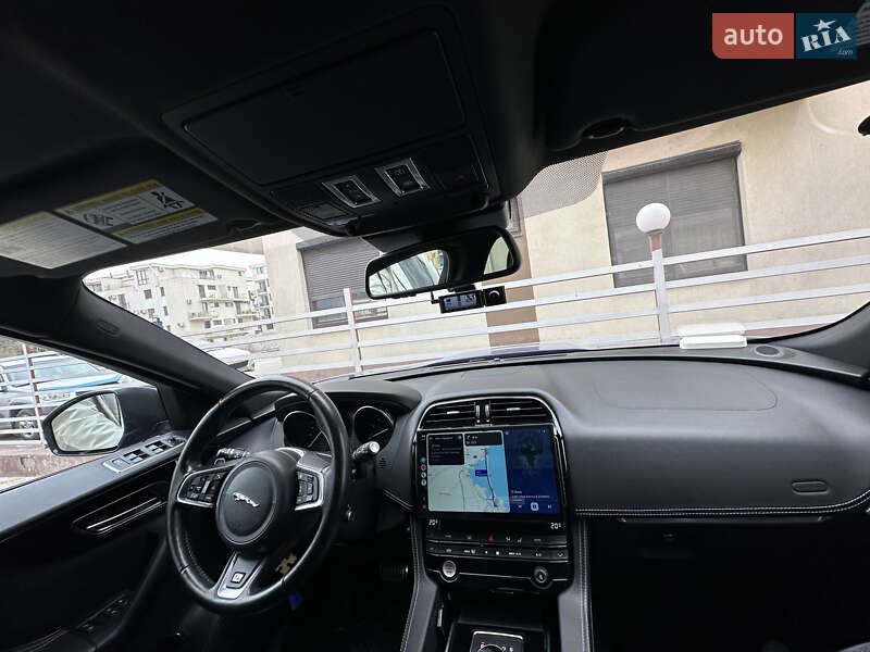 Внедорожник / Кроссовер Jaguar F-Pace 2017 в Киеве