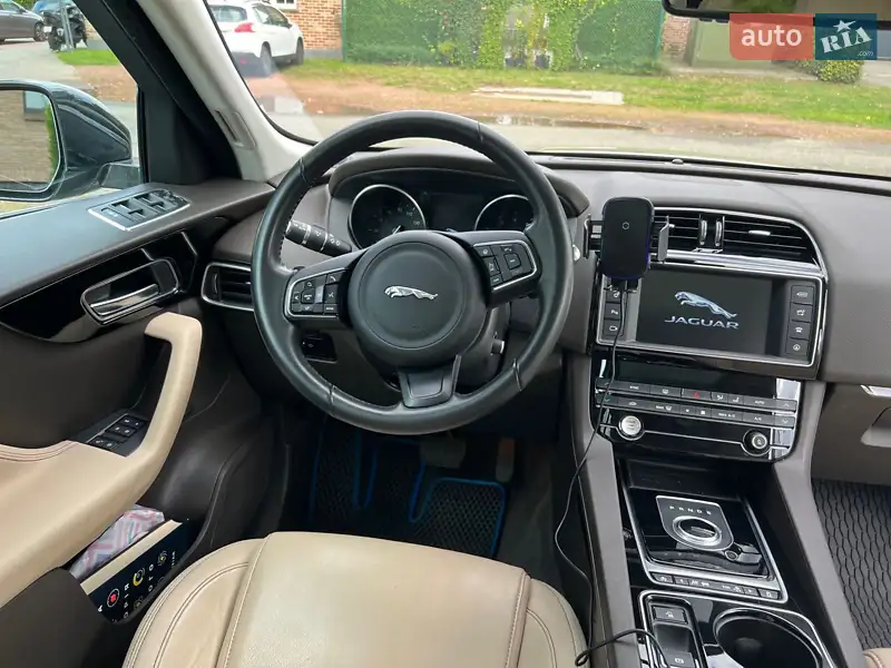Jaguar F-Pace 2017
