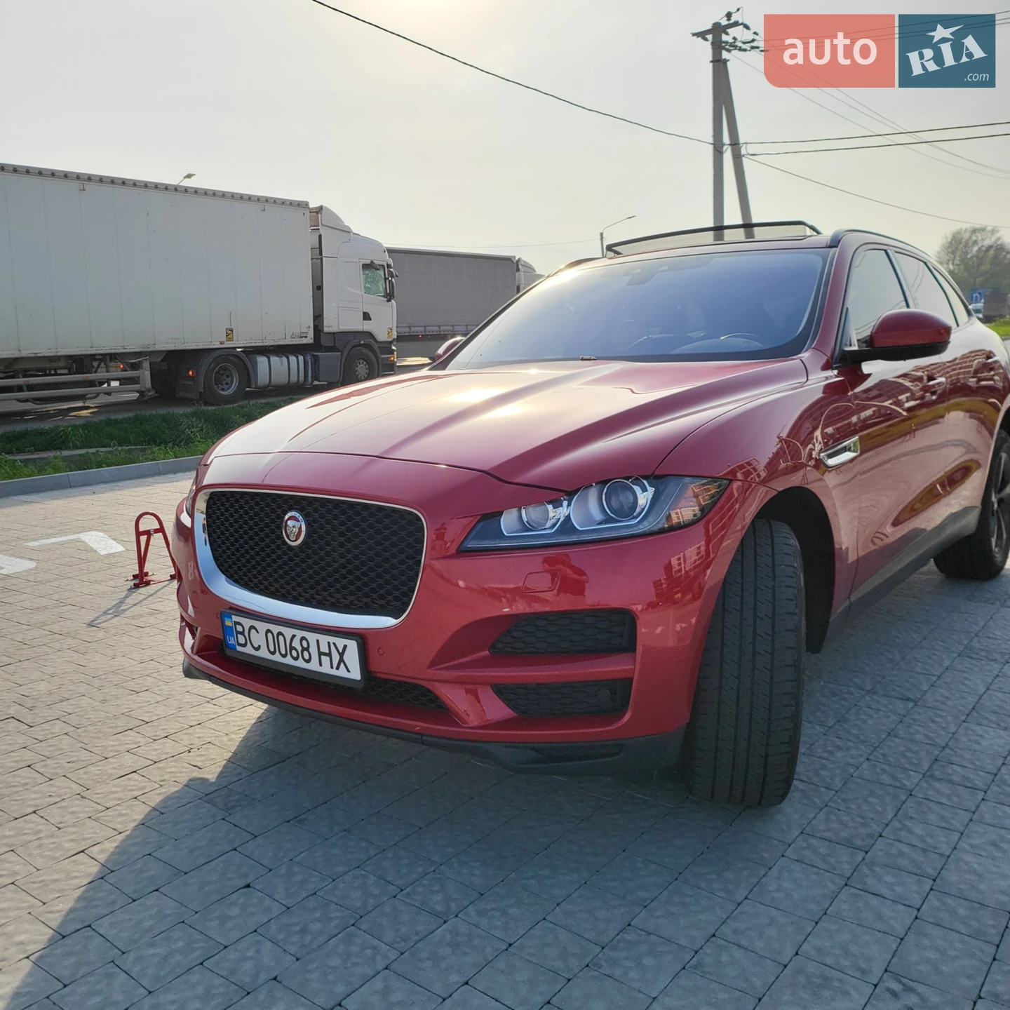 2016 Jaguar F-Pace - мініатюра 2