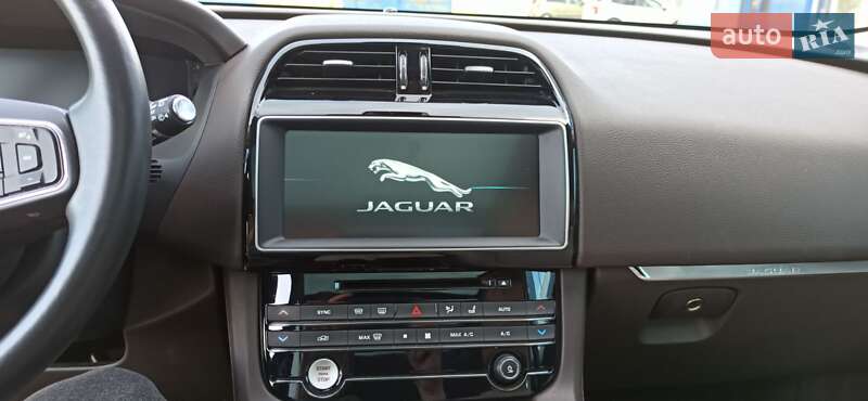 Внедорожник / Кроссовер Jaguar F-Pace 2016 в Ивано-Франковске