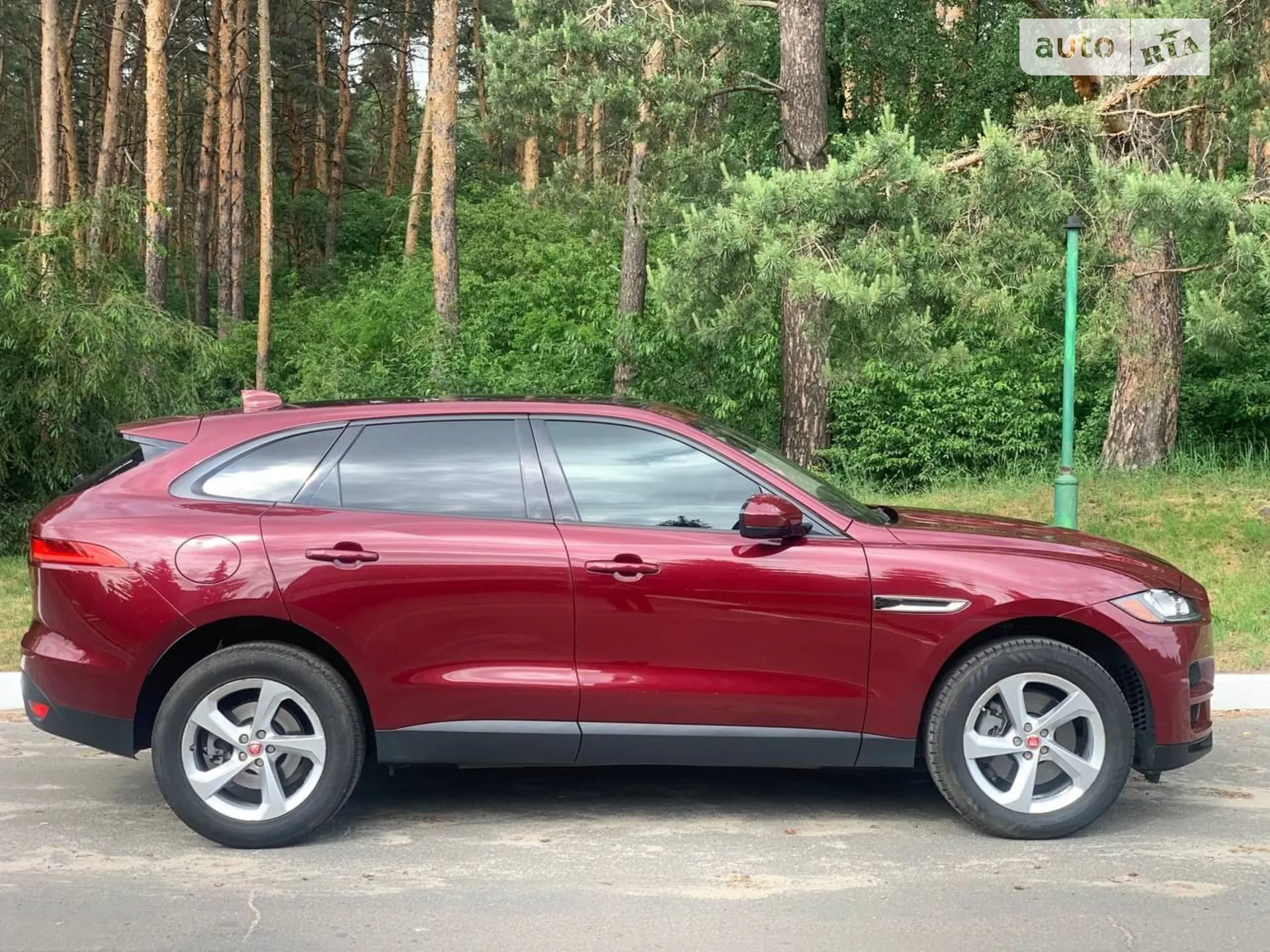 2017 Jaguar F-Pace - мініатюра 3