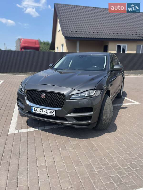 Внедорожник / Кроссовер Jaguar F-Pace 2016 в 