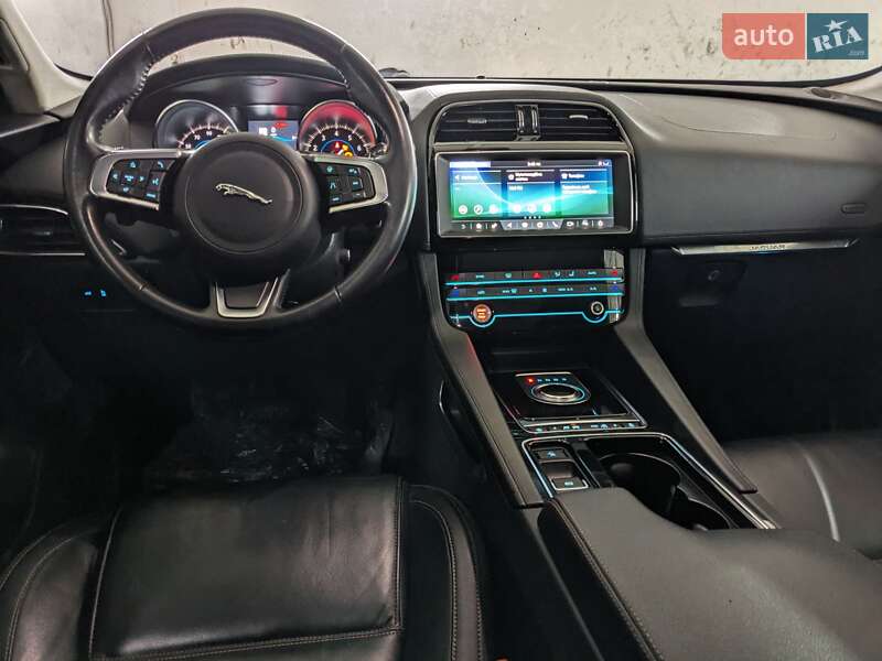 Позашляховик / Кросовер Jaguar F-Pace 2019 в Рівному