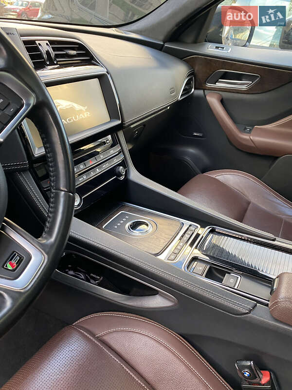 Внедорожник / Кроссовер Jaguar F-Pace 2017 в Ивано-Франковске