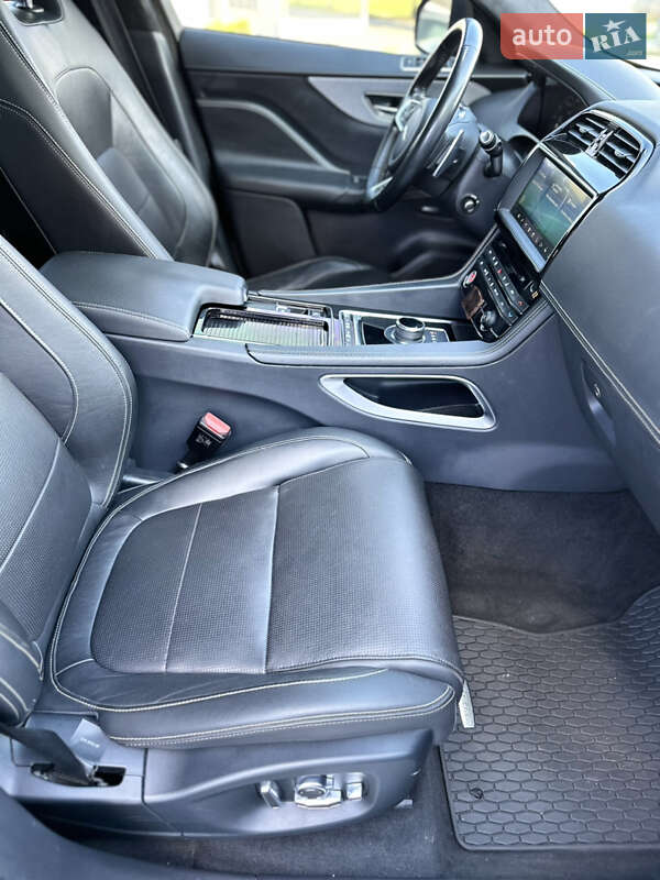 Позашляховик / Кросовер Jaguar F-Pace 2018 в Полтаві