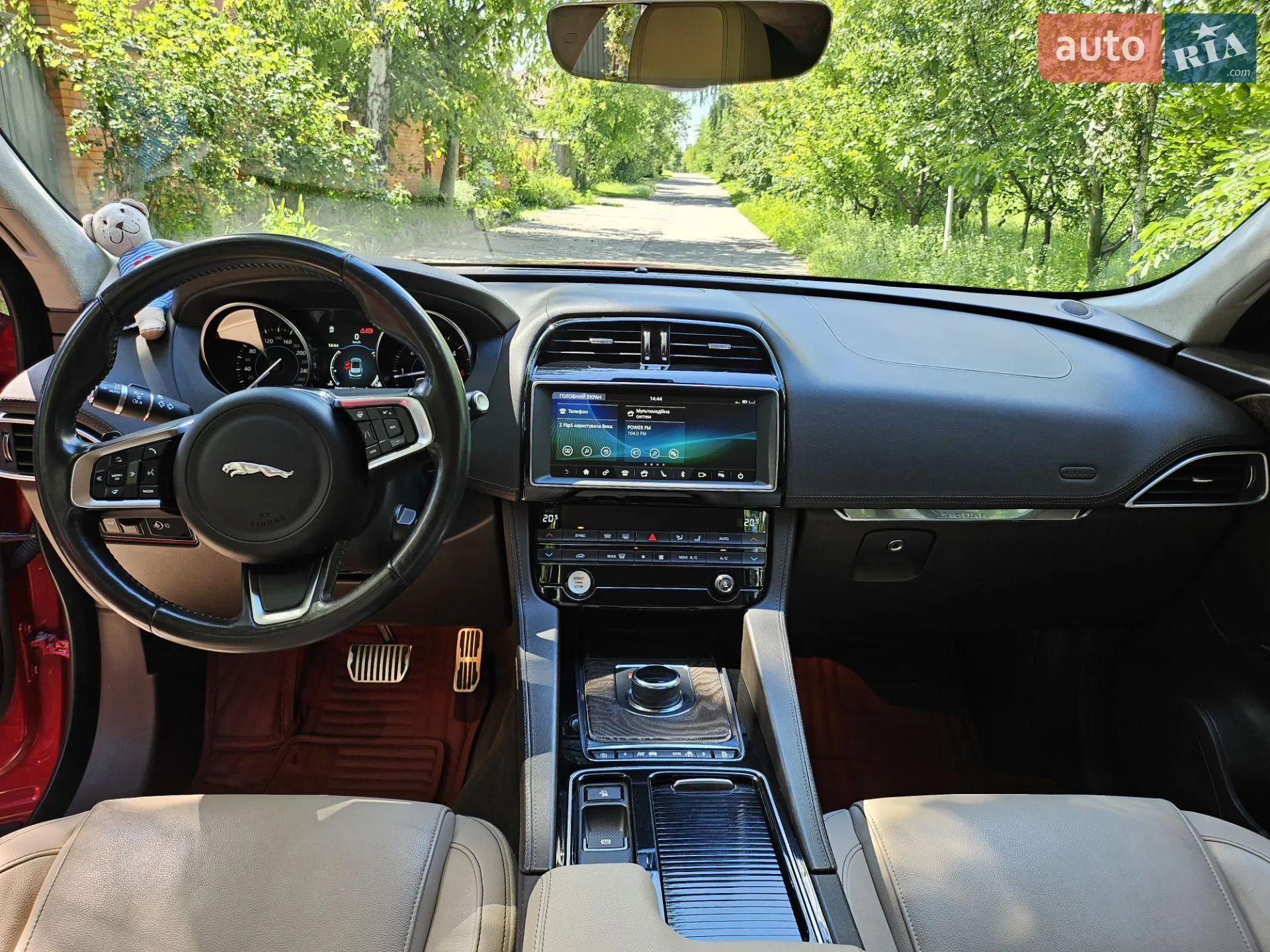 2018 Jaguar F-Pace - мініатюра 17